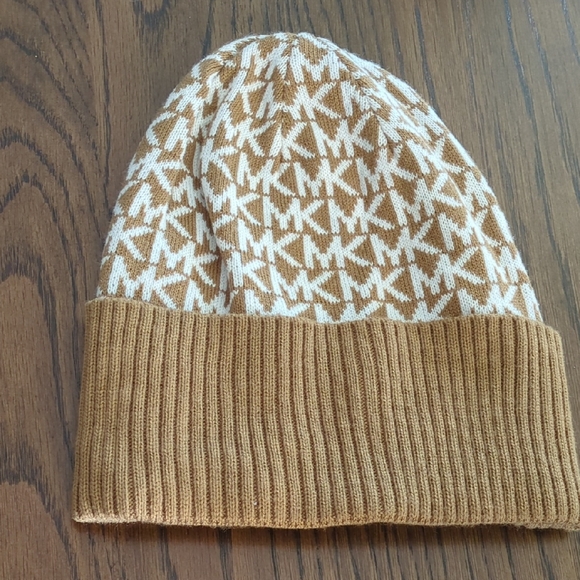 Michael Kors Accessories - Michael Kors Tan and White Knit Beanie
